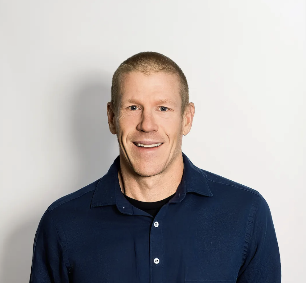 マークのヘッドショット